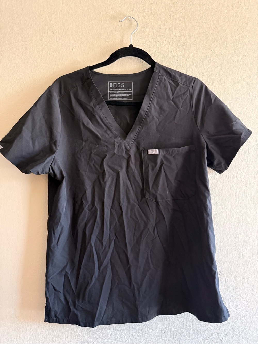Figs Black FREEx™ Catarina™ - One-Pocket Scrub Top